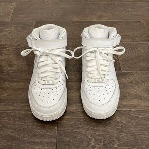 Nike Air Force 1 - High Top w/ Straps